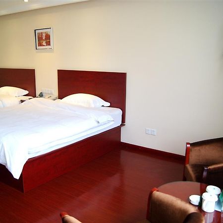 Greentree Inn Hotel Jianhe Subway Station North Palace Taiyuan Buitenkant foto
